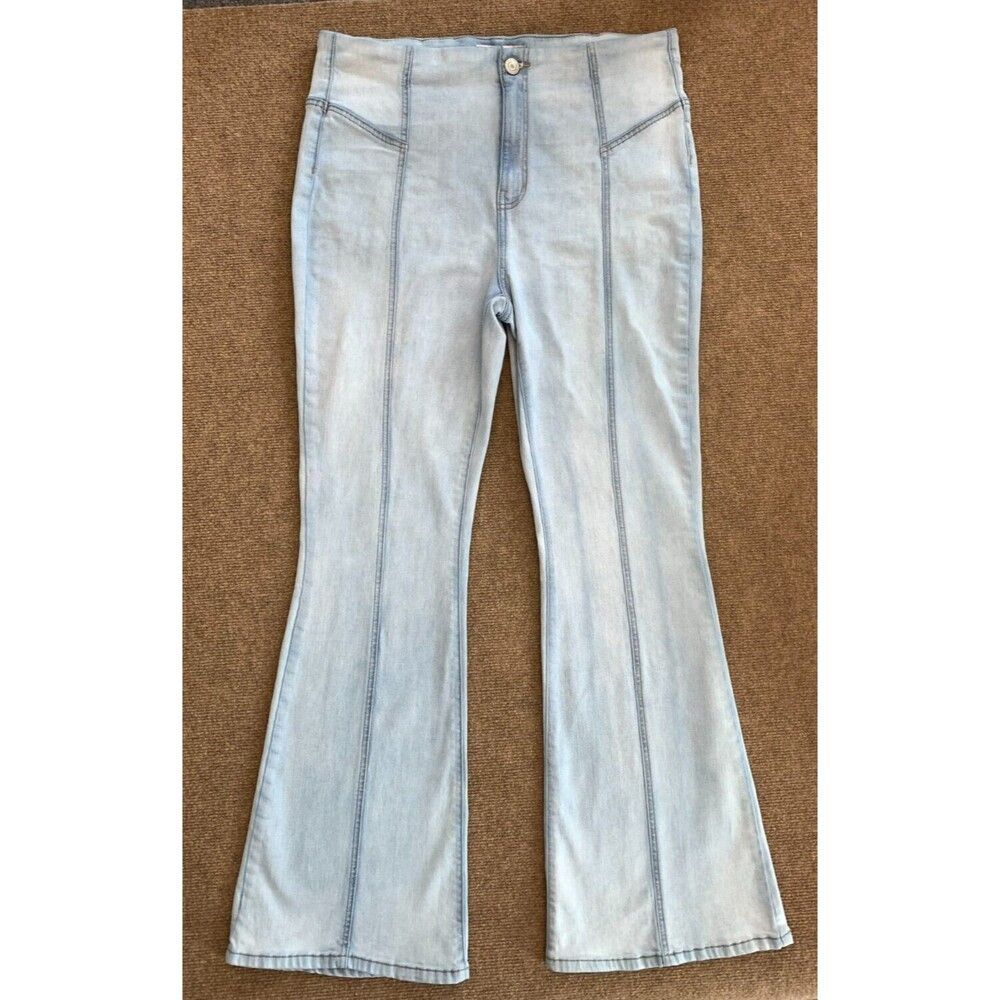 SO High Rise Flare Jeans Womens 17/33W Front Seam Stretch Light Wash Flex Denim